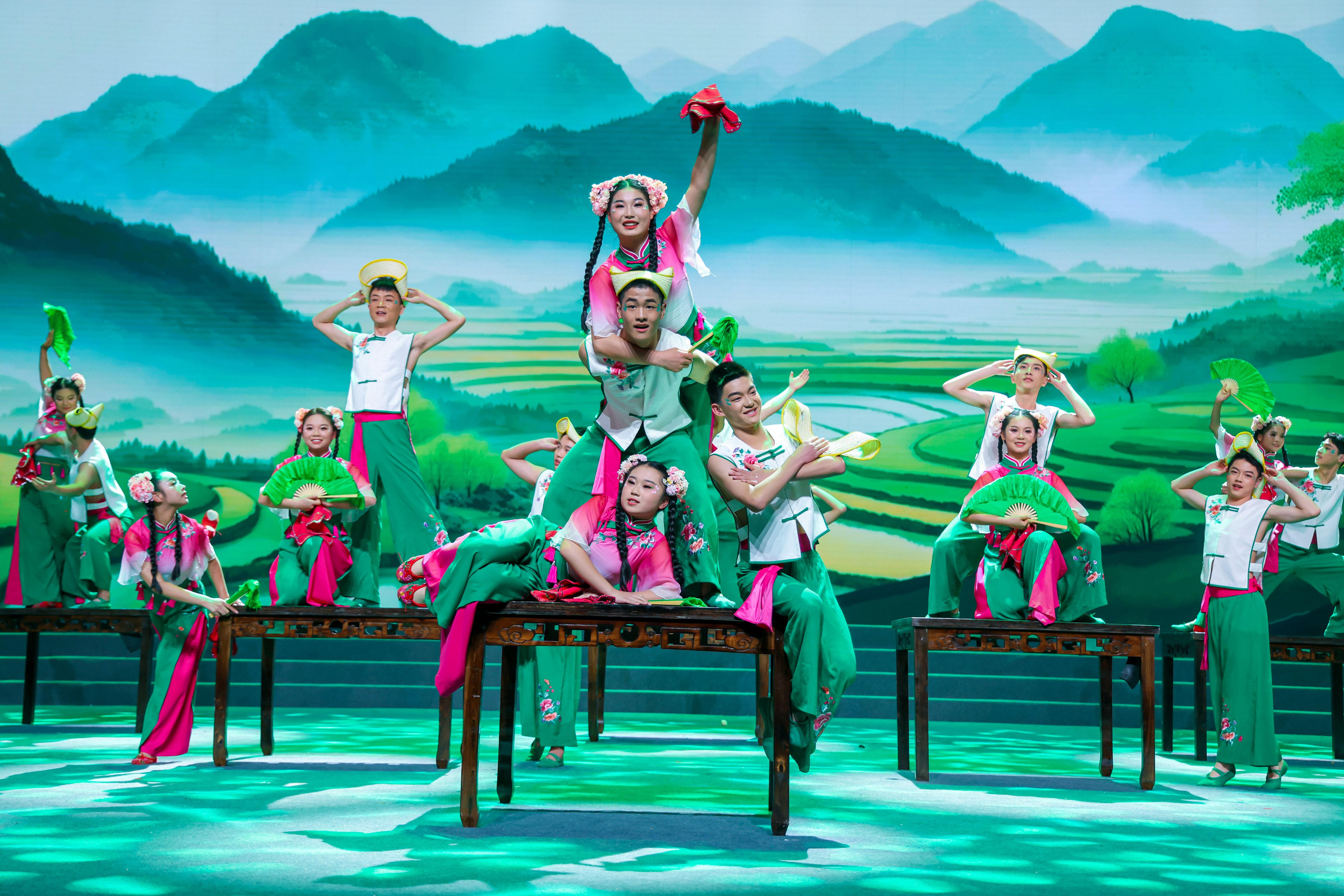 1764912104669016204.jpg 33.jpg